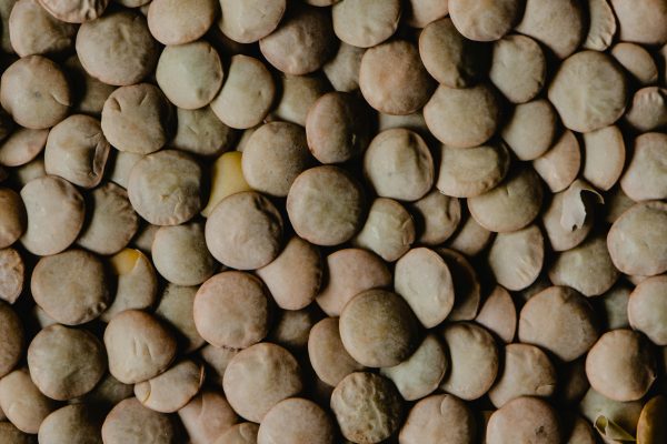 Manger des lentilles le soir fait-il vraiment grossir ?