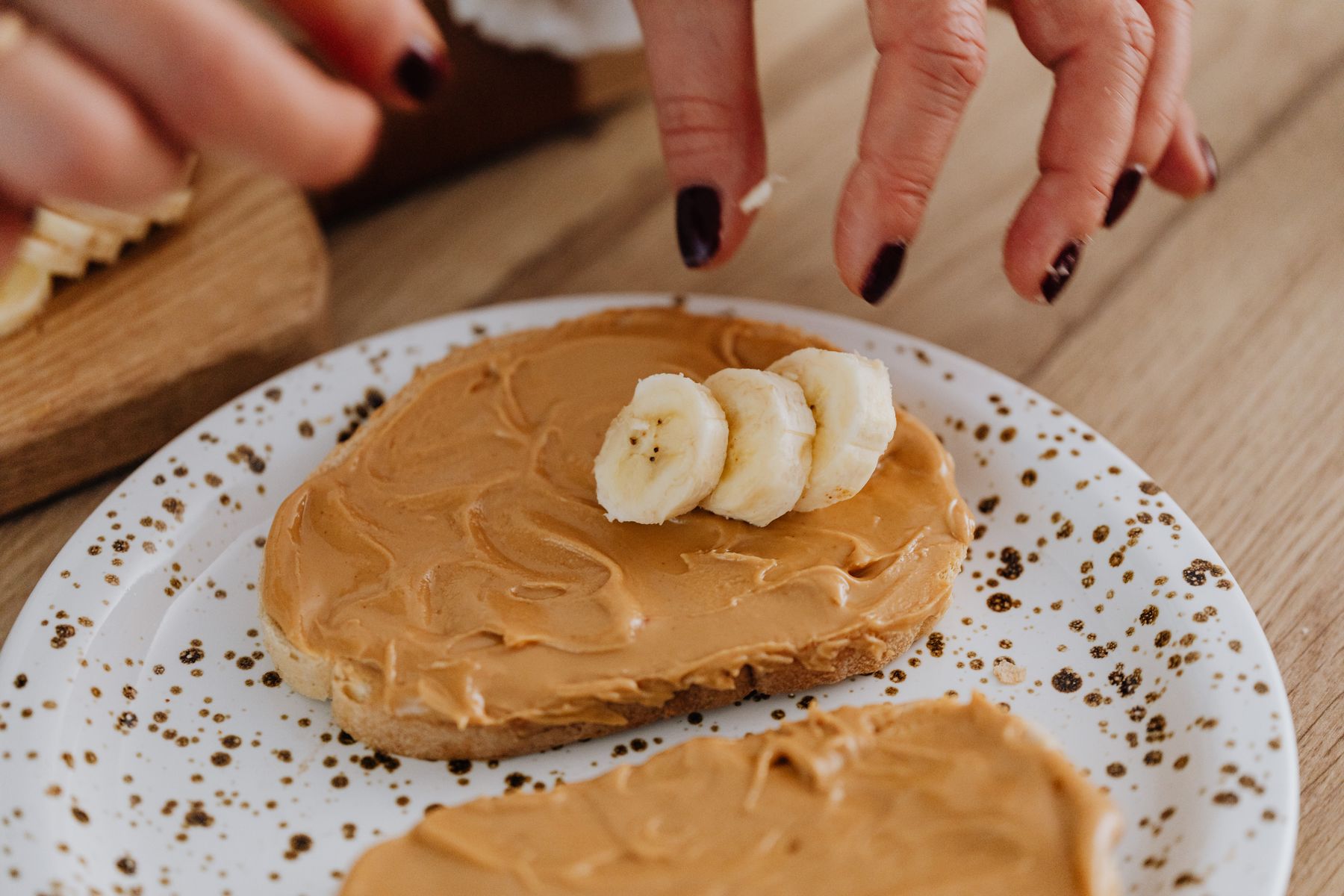 Banane et pain, aliments doux pour la reprise alimentaire