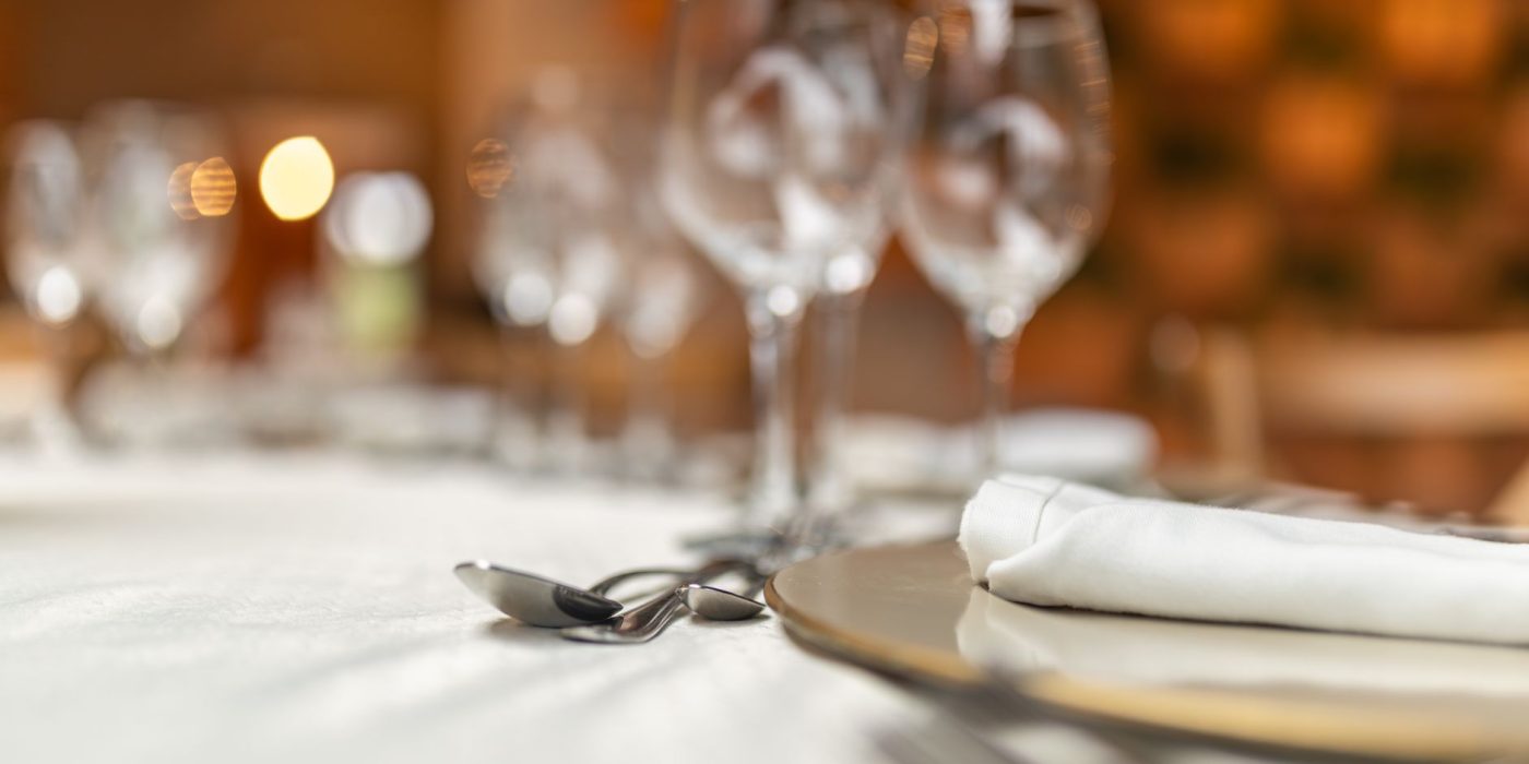 Comment mettre les couverts sur une table sans te tromper ?
