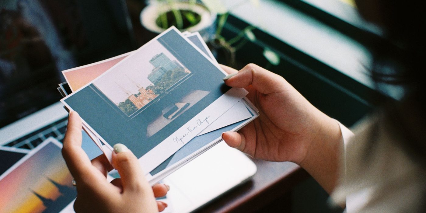 Envoyer une carte postale personnalisée sans te ruiner